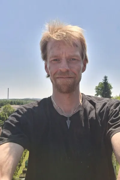 Vašek skoukal pozadí