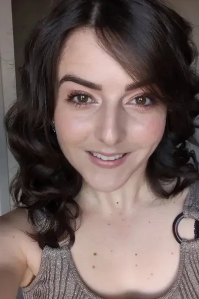 Mariel Thorne tausta