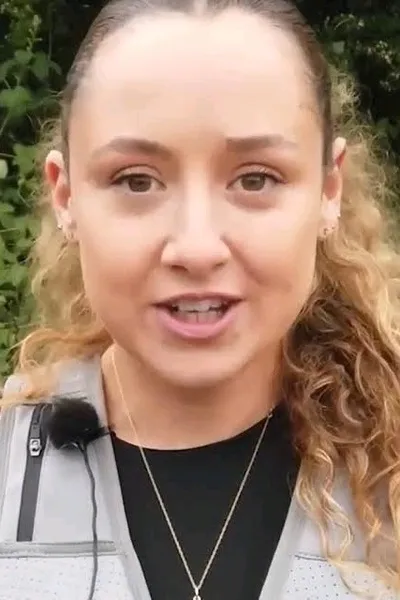 Officer Tasmin fondo