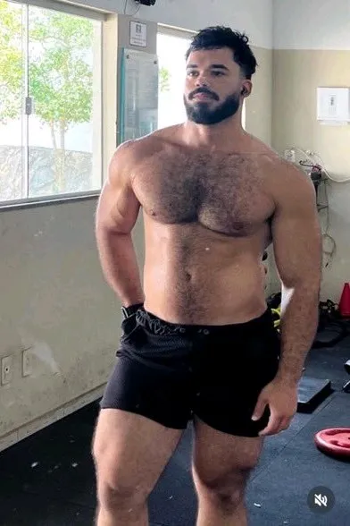 Ronan Calver achtergrond