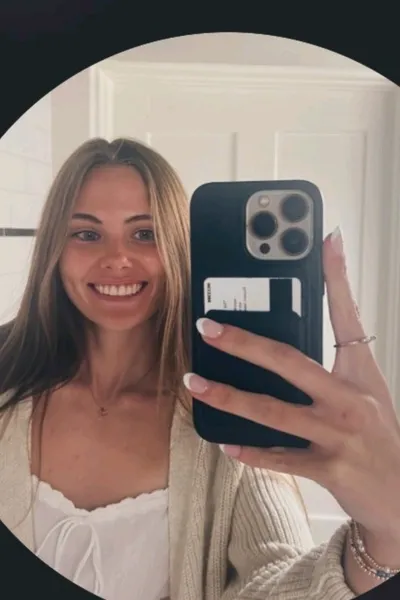 Latar belakang Megan clow 