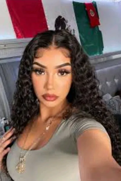 Marisol Trevain pozadina