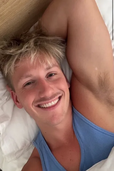 Hayes Rockwell pozadí