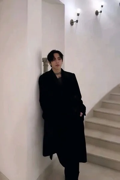 Christian Yu  фон