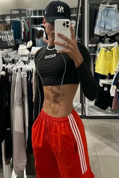 Trix Pereira  pozadí