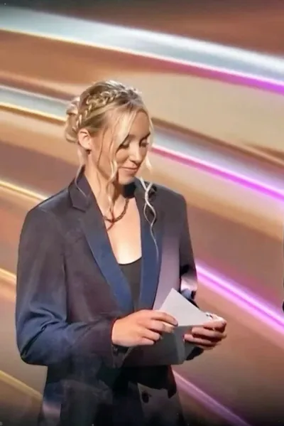 paige bueckers バックグラウンド