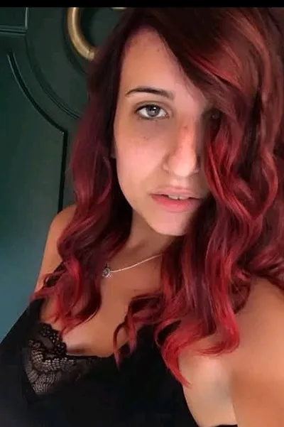 Chiara Vellani pozadí