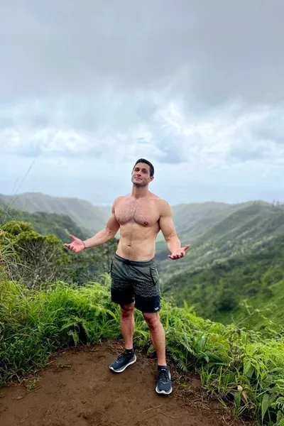 Latar belakang Roberto Portales