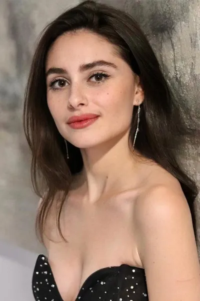 エスター バックグラウンド