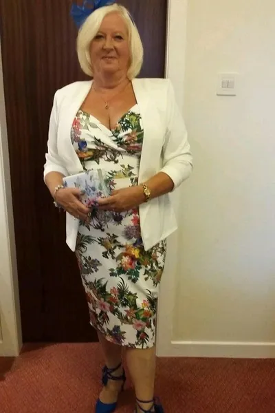 Frau Neudert Hintergrund