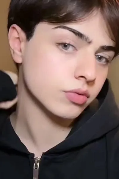 يوكي الخلفية