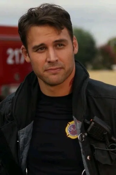 Edmundo "Eddie" Diaz pozadí