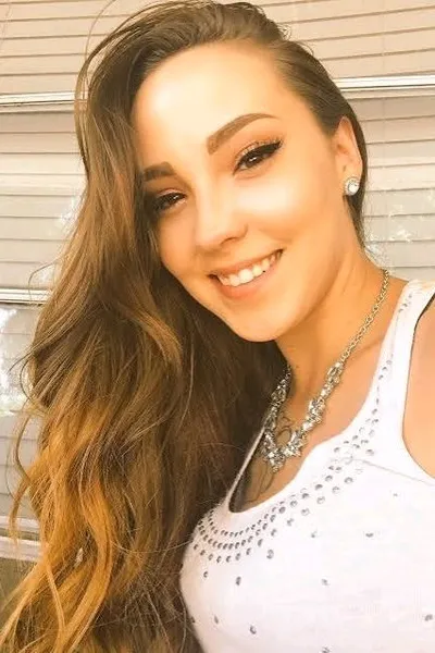 Serenya Dalton pozadina