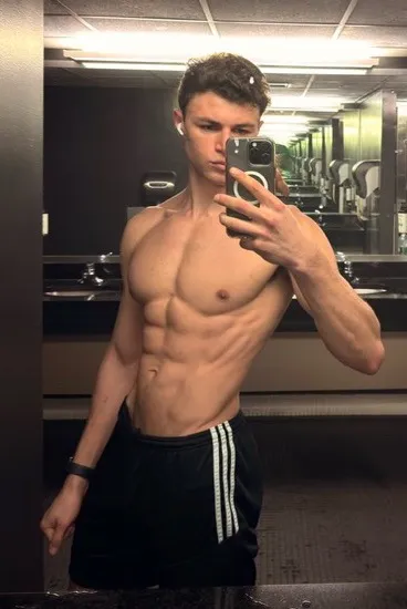 φόντοDorian Kelm 